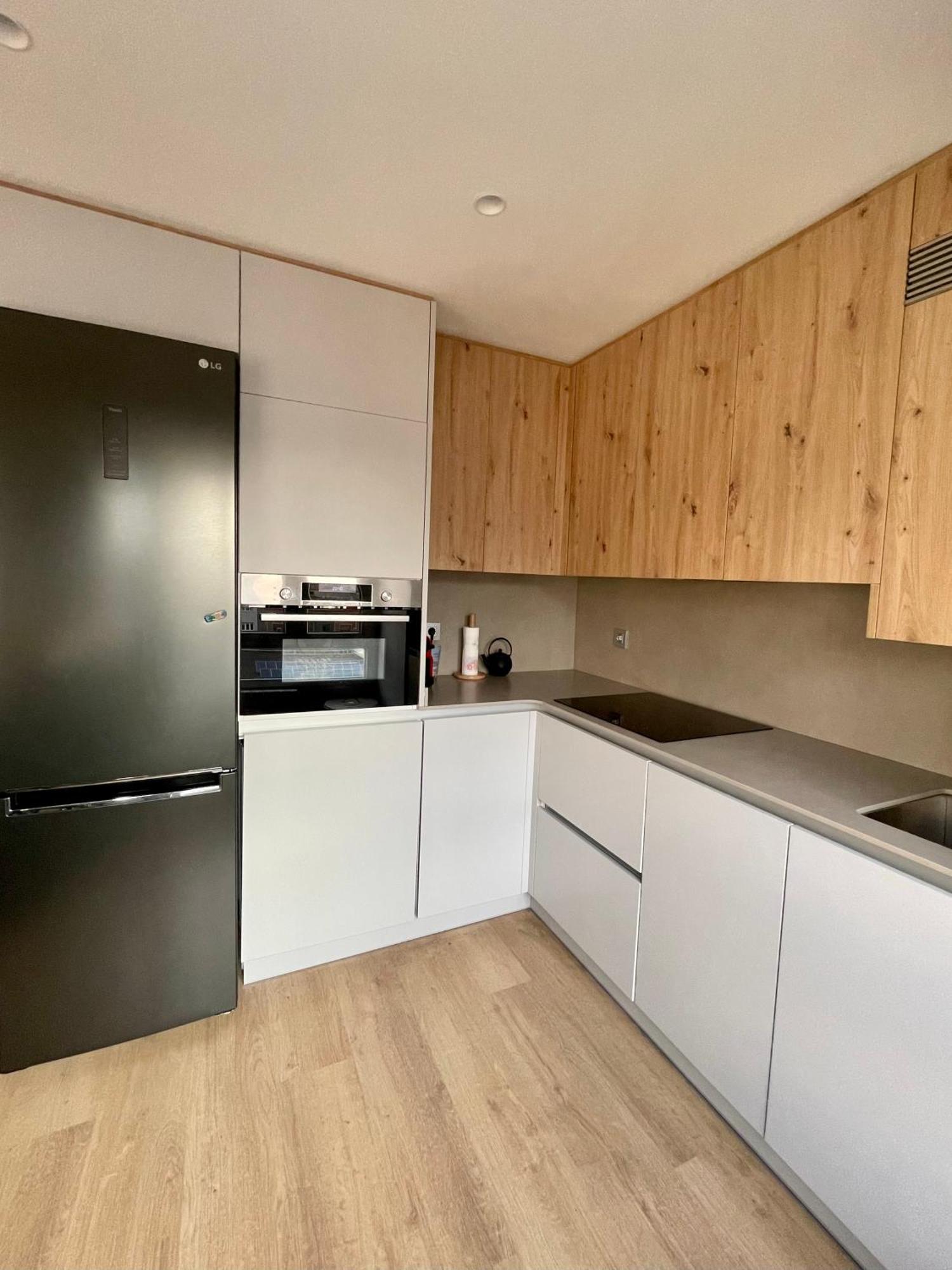 Piso De 2 Habitaciones En Centro, Zona Muy Tranquila Con Playa A 2 Min Andando Gijón Buitenkant foto